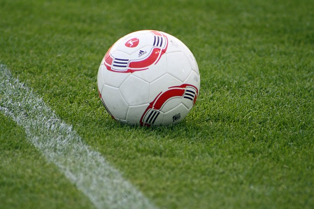 舆论反应呈 舆论反应呈